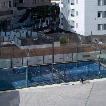 Acogedor Con Piscina. *